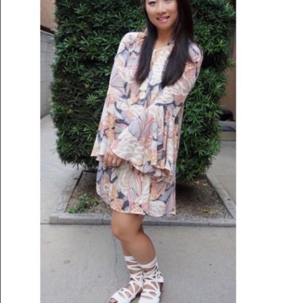 Bell Sleeves Dress w/ Pink & Blue Pastel Colors